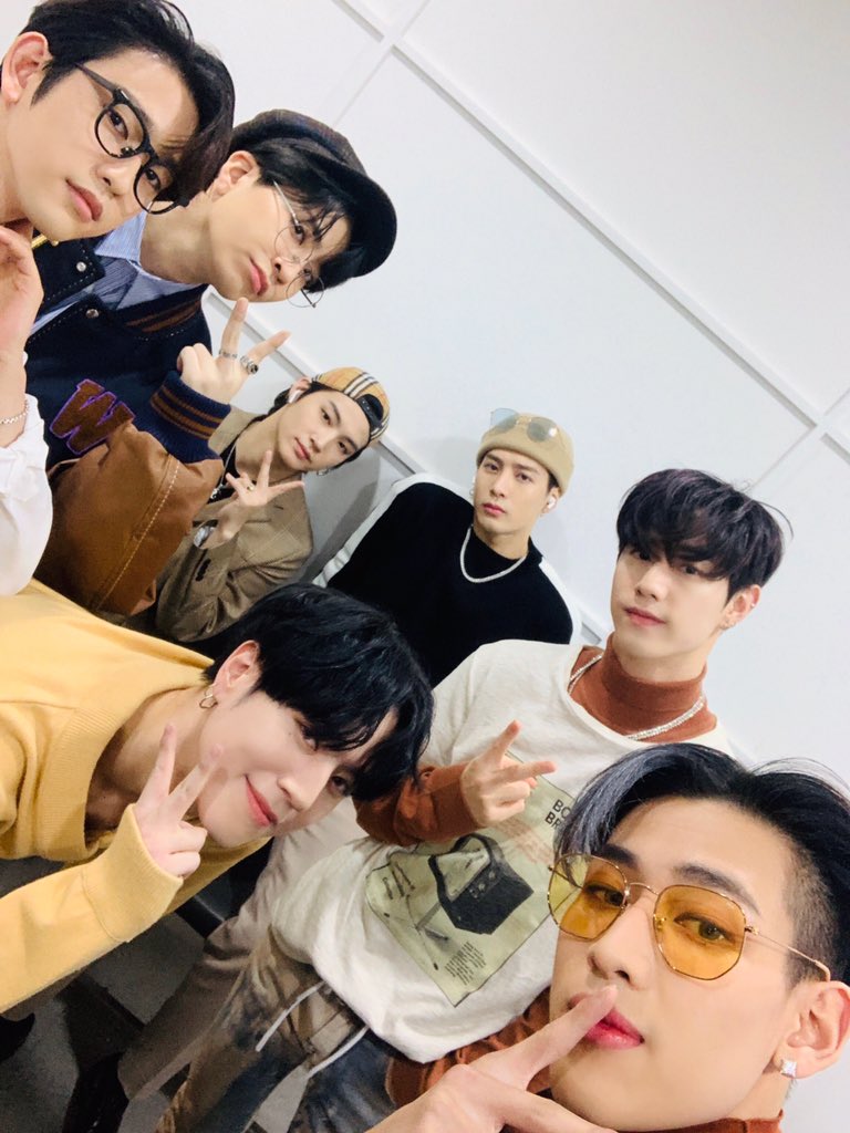 pan261142's tweet photo. ขอบคุณสำหรับการทำงานหนักในปีนี้ ขอบคุณสำหรับรอยยิ้มและทำให้ฉันยิ้มตาม โปรดดูแลสุขภาพของตัวเอง อย่าเจ็บ อย่าป่วย เราในสถานะอากาเซ่คนหนึ่งสัญญาจะรักและติดตามตลอดไป #GOT7 #ThanksGOT7forTheyear2019 https://t.co/JAtC348n7H