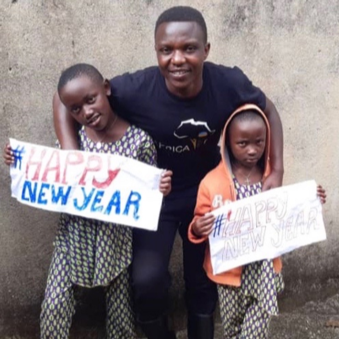 CorpsAfrica's tweet photo. The CorpsAfrica Volunteers thank you for making 2019 an extraordinary year and wish you health and happiness in 2020. View the pictures they created just for you: https://t.co/5vxNaPJayS https://t.co/yPHQ4HOPkx