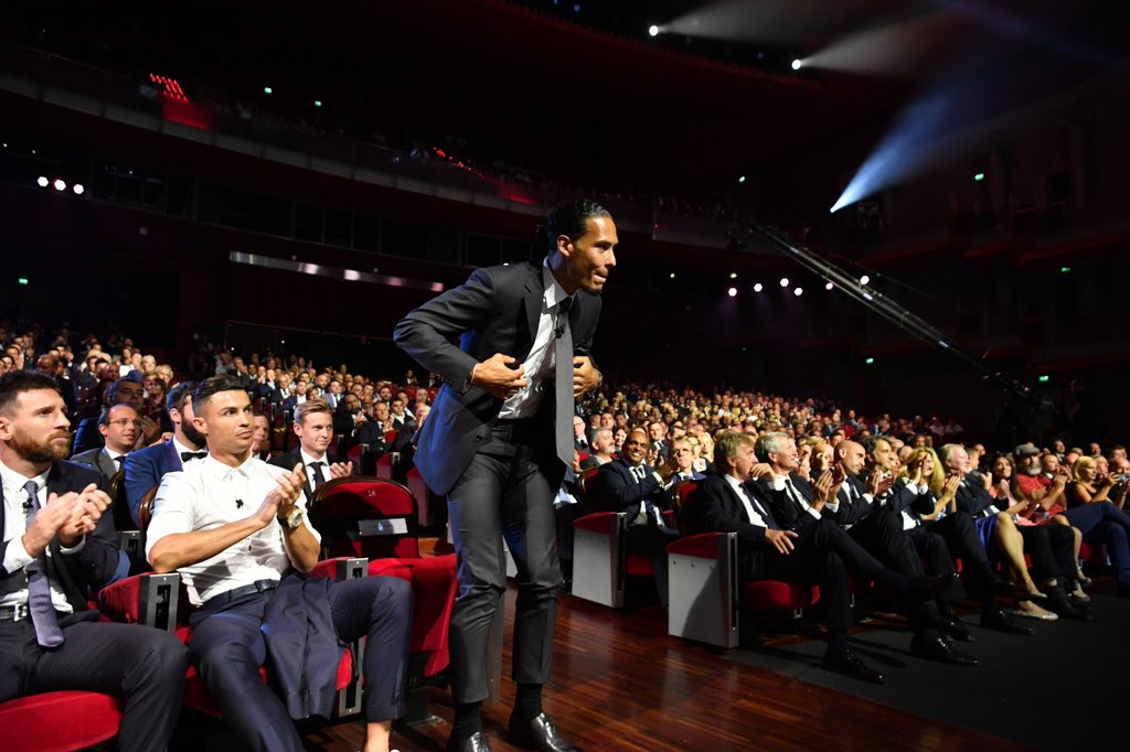 VirgilvDijk's tweet photo. Thank you 2019... ❤ an unbelievable year with incredible memories.

2020... 👀 https://t.co/mRvAnDio6o