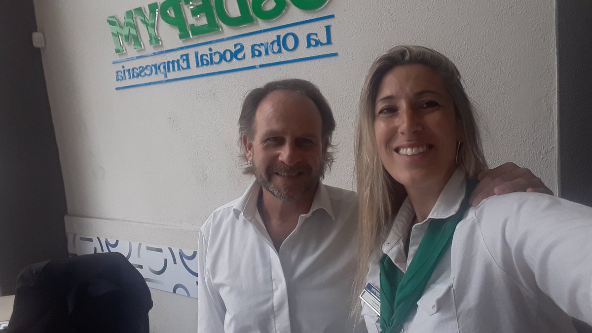 PauAbraham84's tweet photo. Hoy Último día de este año Maravilloso... y me toca trabajar con él,  un compañero  transparente, que desde el 1er día tuvo la mejor predisposición para aprender y dar lo mejor... Feliz año nuevo para todos. Feliz año nuevo a mis compañeros de esta gran empresa Osdepym 2020🥂🥂🥂 https://t.co/7cjSdvxcKM