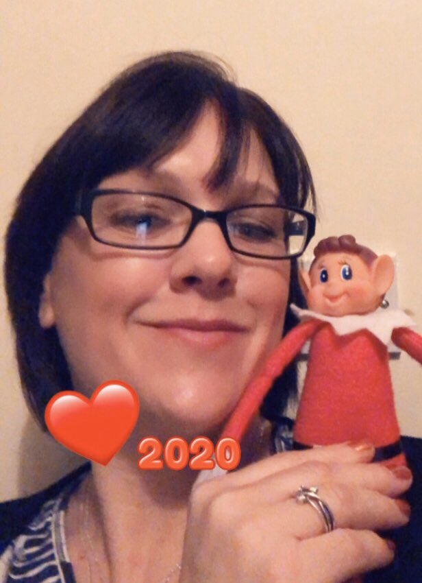 WbccS's tweet photo. Wishing everyone a happy new year!! 
Hoping that a new year and new decade will bring you all love, fun and happiness that we each deserve !! Have fun everyone love from Elvis and myself xx #wbbc https://t.co/2eU6F8jsaE
