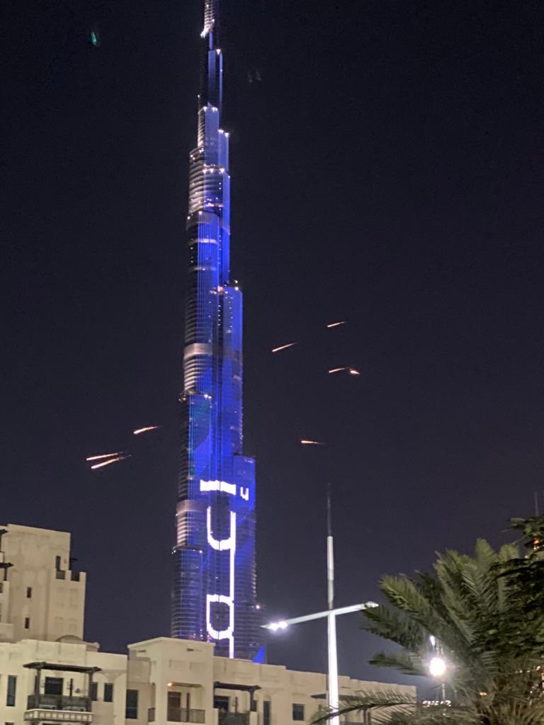 birnajulissatv's tweet photo. En Dubái,El Burj Kalhifa! El edificio más alto del mundo se preparan para recibir en unos 30 minutos el año 2020. Es uno de los mejores espectáculos del mundo. @TReporta @Telemetro 
@RLaviery https://t.co/75970njh1F