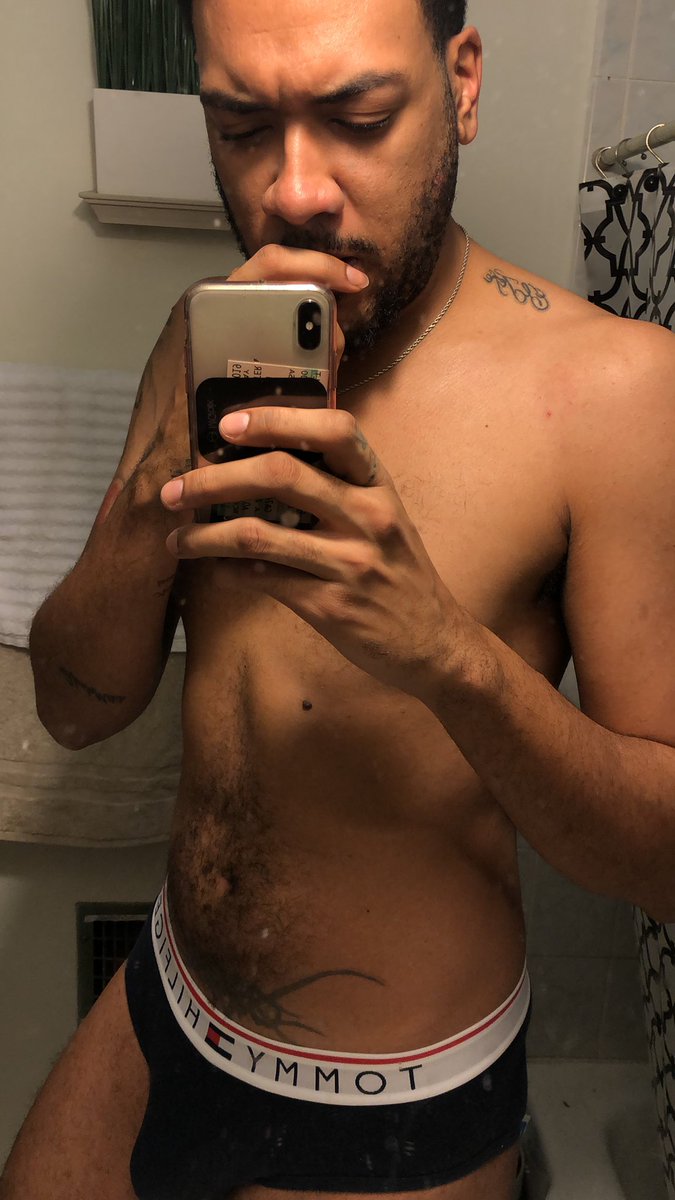 iratrell's tweet photo. Last #ThirstTrap of the year Folks #abscomingsoon https://t.co/I1RsF5UB7T