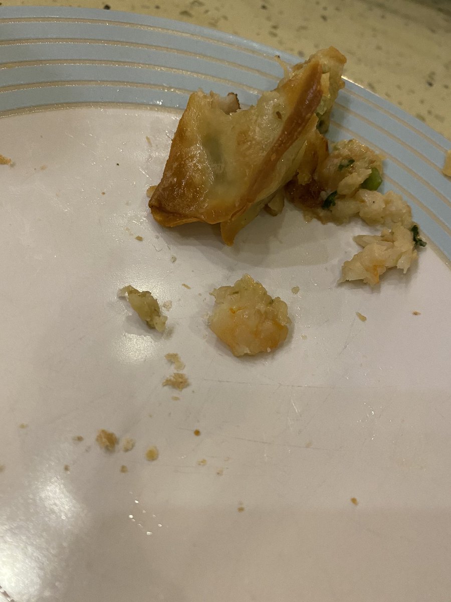 Sophz1995's tweet photo. @sainsburys shocker, a prawn inside my VEGAN Vegetable Goyza this evening 🙄 nothing’s safe anymore safe to say the rest are now going in the bin! https://t.co/TkHIEDsG6n