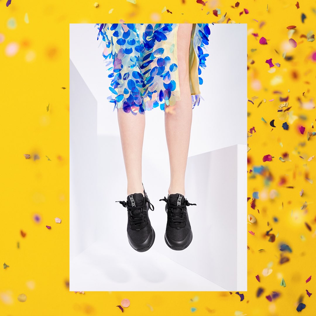 DolyDesign's tweet photo. Atrévete a despedir el 2019 por todo lo alto con tu look más fiestero y unas #Doly para disfrutar de la noche cómodx y presumiendo de sneakers hasta el amanecer. ¡Feliz Nochevieja! #newyearseve #dolydesign #nochevieja2019 #sustainablefashion #ecofriendly https://t.co/VGLCMNpOjm