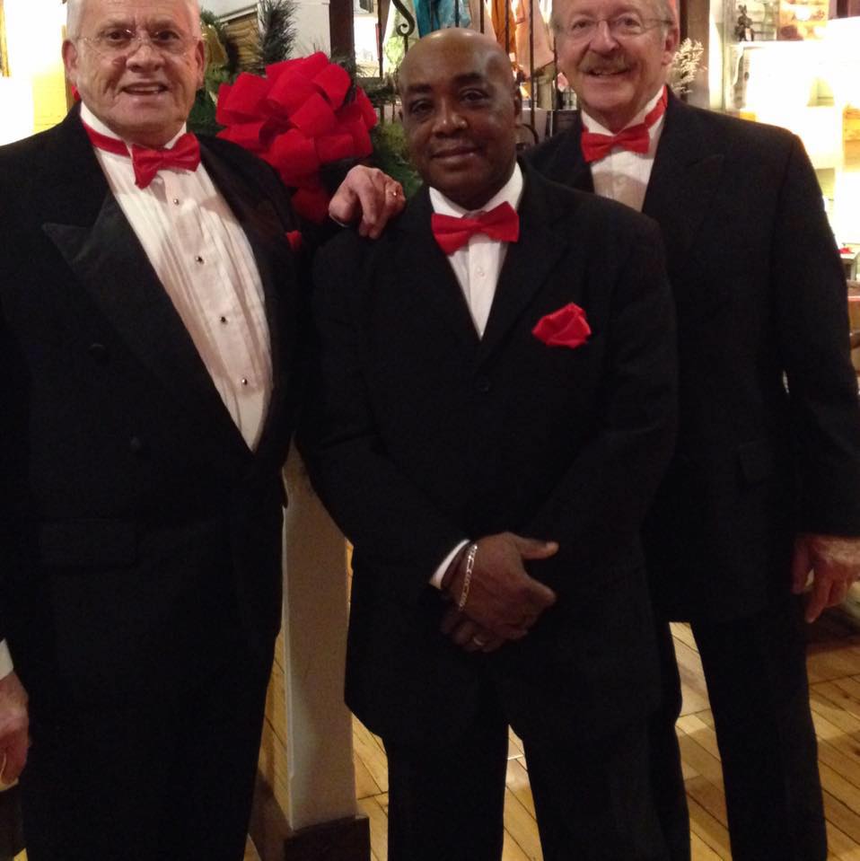 KEAUSA's tweet photo. NEW YEAR'S EVE at @TheHotelRoanoke:

The Kings in the Roanoke Ballroom (8:30pm-12:30am)
Triple Play in the Crystal Ballroom (8:30pm-12:30am)
Regency Trio in The Regency Room (6:30-10:30pm)
Steve Guidus in The Pine Room Pub (9:30pm-12:30am)

#NYE2019 #hotelroanoke #NewYearsEve2019 https://t.co/ybHx63M7Ri