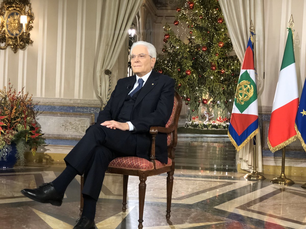 Quirinale's tweet photo. #Mattarella: Rivolgo gli auguri alle donne e agli uomini delle Forze Armate, delle Forze dell’Ordine, a tutti coloro che, con vari ruoli e compiti, operano a beneficio della Repubblica e di tutti noi cittadini https://t.co/CAVA0bKXbA