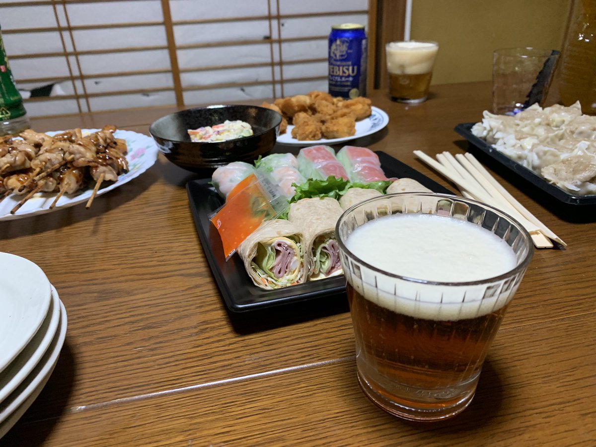 asu_Uta148's tweet photo. 今年は後輩ちゃんと飲みながらガキ使見て年越し〜🥰✨
今年もよろしくお願いしまーす💓 https://t.co/LRMOFFMj0M