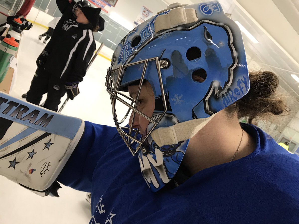 BuffaloBeauts's tweet photo. Who wants to see @lilneumyβs new lid up close? ππ I do! I do!
#NWHL #FortBeaut #Beauts #GoalieLove #McLevman #LilNeumy #LiftTheMask #GoalieGuild https://t.co/21J59iAbHT