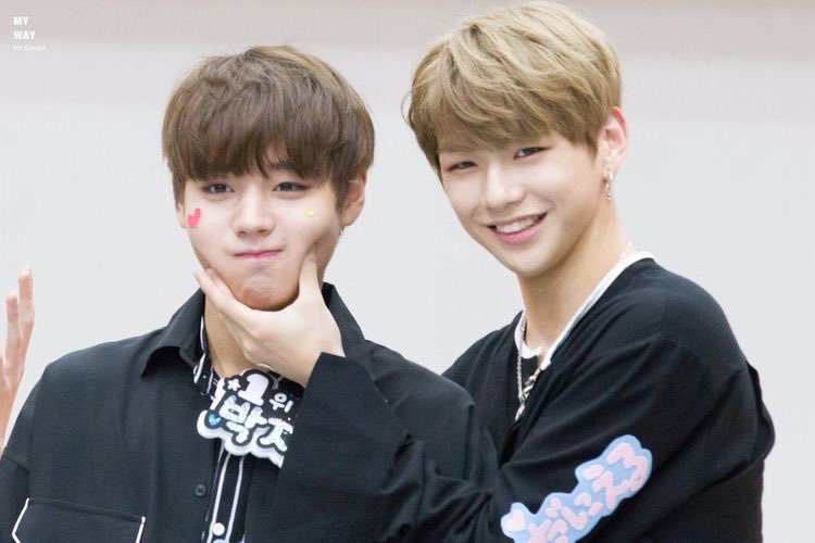 sunnybarry21's tweet photo. 2020 ขอโมเม้นให้กันหน่อยได้ไหมคะ ได้ไหมคะ!!! 🙏🏻😭💖 #นัมซง #องฮุน #แดนฮุน #องมิน https://t.co/OW4iqnAdRW