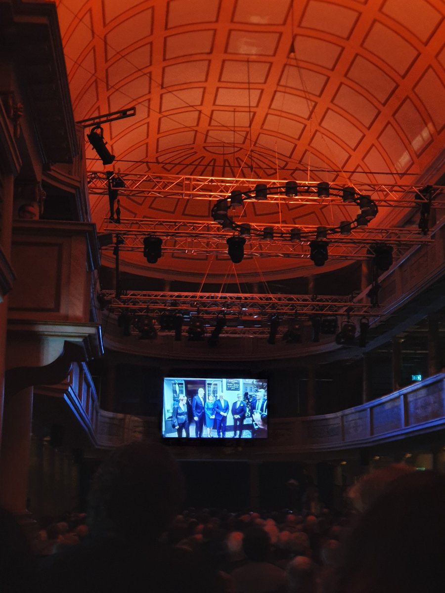 fontane200 tweet media