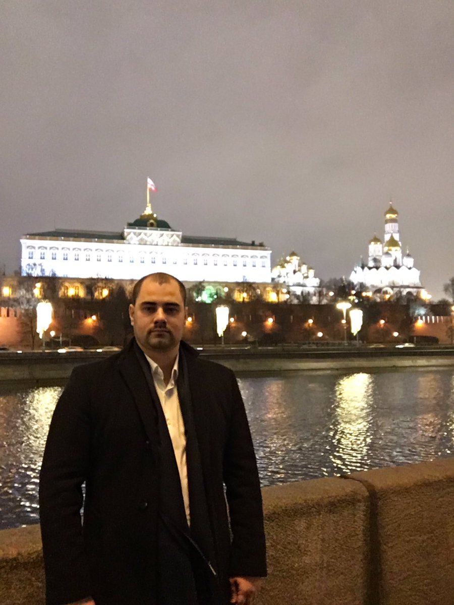 Поздравляю Всех с Наступающим 2020 годом 🍾👏 🎁
p.s. на заднем плане основная цель наступающего года 🤵
#now #артемкитайгора #китайгора 
#артем_китайгора #artemkitaigora 
#artem_kitaigora #сейчас_и_здесь #сейчасиздесь #сейчас #здесь