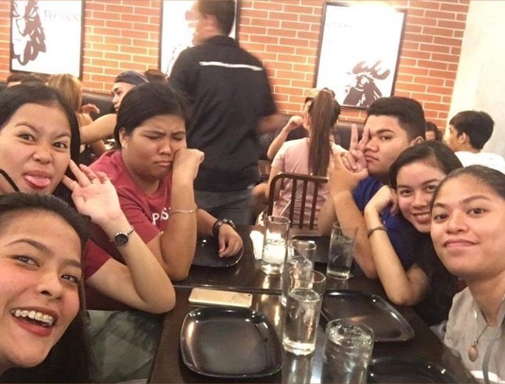onepacoleft's tweet photo. As we celebrate the new year, I wish everyone succeess, a healthy long life and a fresh new start. 
HAPPY NEW YEAR !! 

@Jariletherrific 
@carayo_cheska 
@danebaden 
@tulips0298 
@mangilaya_maica 
#MATIRAANGMATIBAY https://t.co/aQlXlNQKoW