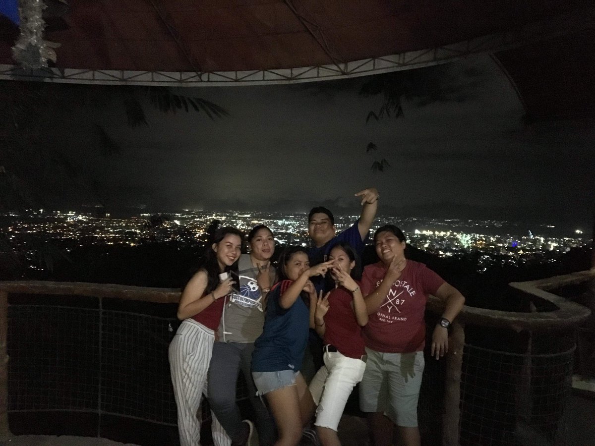 onepacoleft's tweet photo. As we celebrate the new year, I wish everyone succeess, a healthy long life and a fresh new start. 
HAPPY NEW YEAR !! 

@Jariletherrific 
@carayo_cheska 
@danebaden 
@tulips0298 
@mangilaya_maica 
#MATIRAANGMATIBAY https://t.co/aQlXlNQKoW