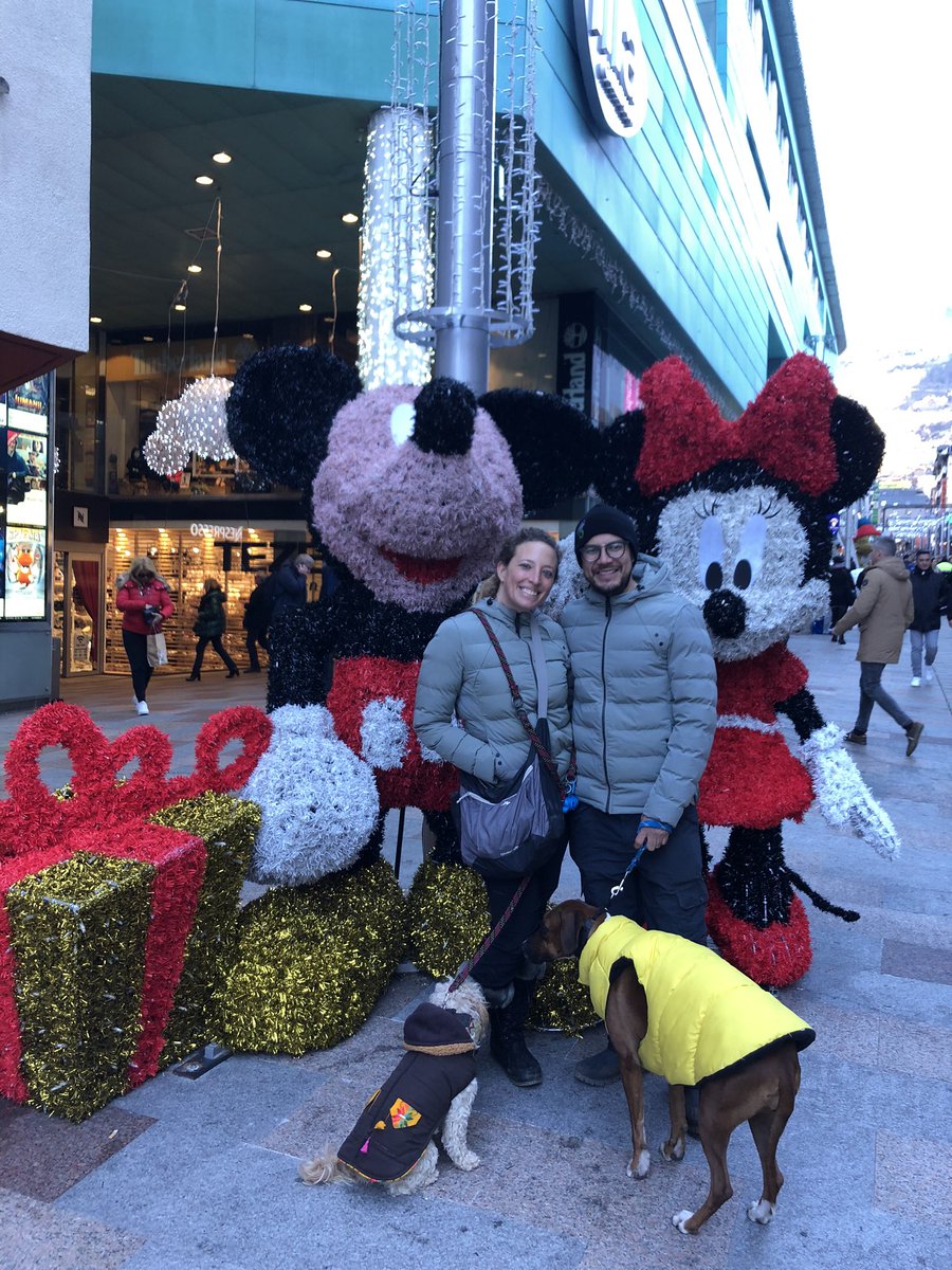 Cada quien tiene su ritual en año nuevo, el nuestro es terminar y empezar el año haciendo lo que más nos gusta...Viajar 😍 #Feliz2020 #xmasviajes #AndorraLaVella