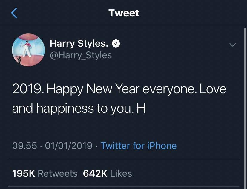 hstylespics's tweet photo. it’s not a new year till Harry announces it https://t.co/57YWc17SOM