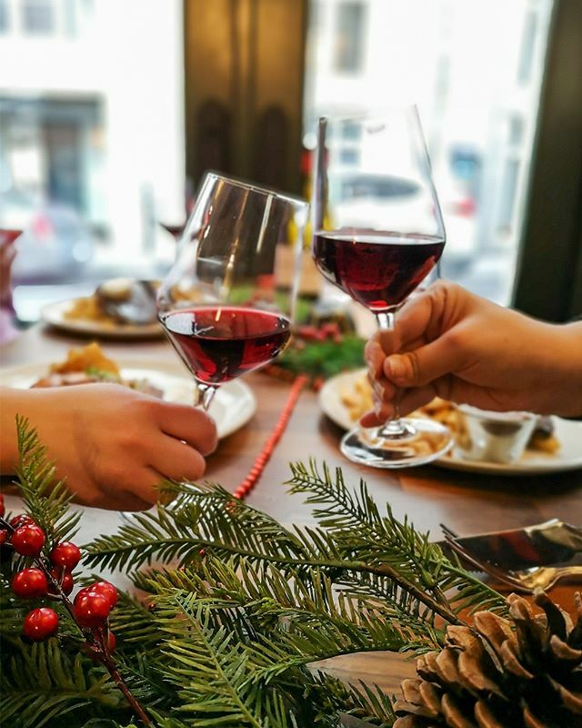 VPSTEAK's tweet photo. Cheers to the new year! May 2020 bring you happiness and prosperity! 🎉❤️
-
Bonne année 2020 ! Que la nouvelle année vous apporte bonheur et prospérité ! 🎉❤️
.
.
.
.
.
.
.
.
#vieuxportsteakhouse #mtlfood  #expoldmtl #oldmtl #vieuxmtl #foodiemontreal #… https://t.co/tknxUmTpGi https://t.co/4EIFhGlFtV