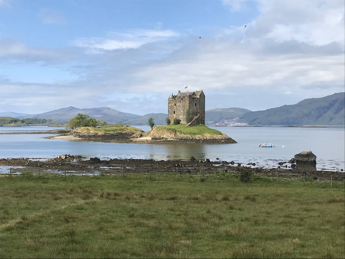 nrdpearce's tweet photo. On this day in 2018 I set myself a personal challenge to run everyday for a year. Today I completed that challenge. Over 1,100 miles (equivalent of 50 marathons) run. I’m lucky to have stayed (mainly) injury free &amp; I’m blessed to have run in some wonderful places #365 #running https://t.co/xZzd7PCPNU