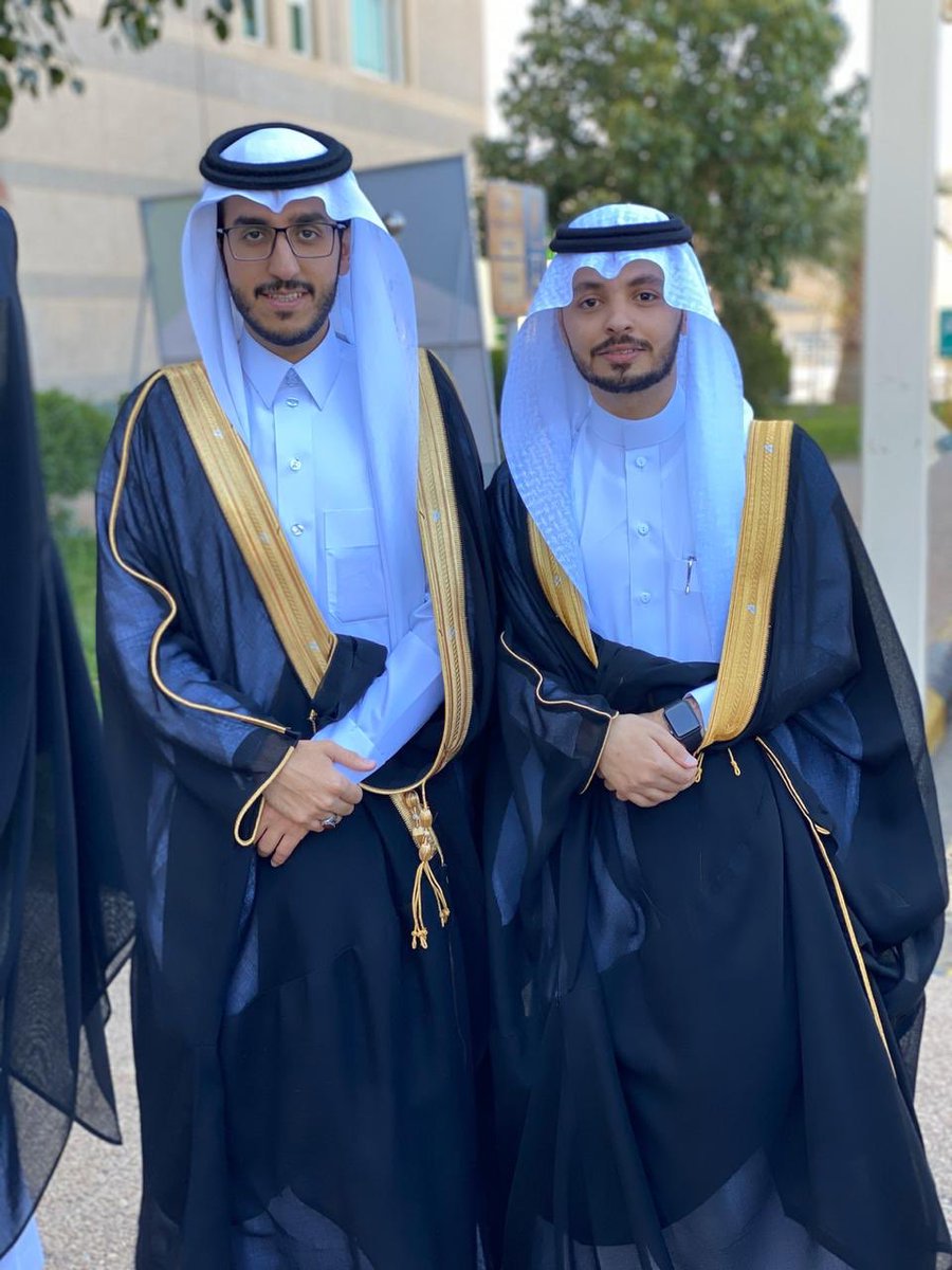 dr_alshehri5's tweet image. بحمد الله وتوفيقه حصلت هذا اليوم 31-12-2019 على درجة البكالوريوس في طب وجراحة الفم والأسنان  -كلية طب الأسنان -جامعة الملك خالد  فـ الحمد لله من قبل ومن بعد ،واشكر كل من وقف معي وساندني خلال فترة دراستي واخص بالشكر والديّ الغاليين ❤️🎉#kku_dent #batch22