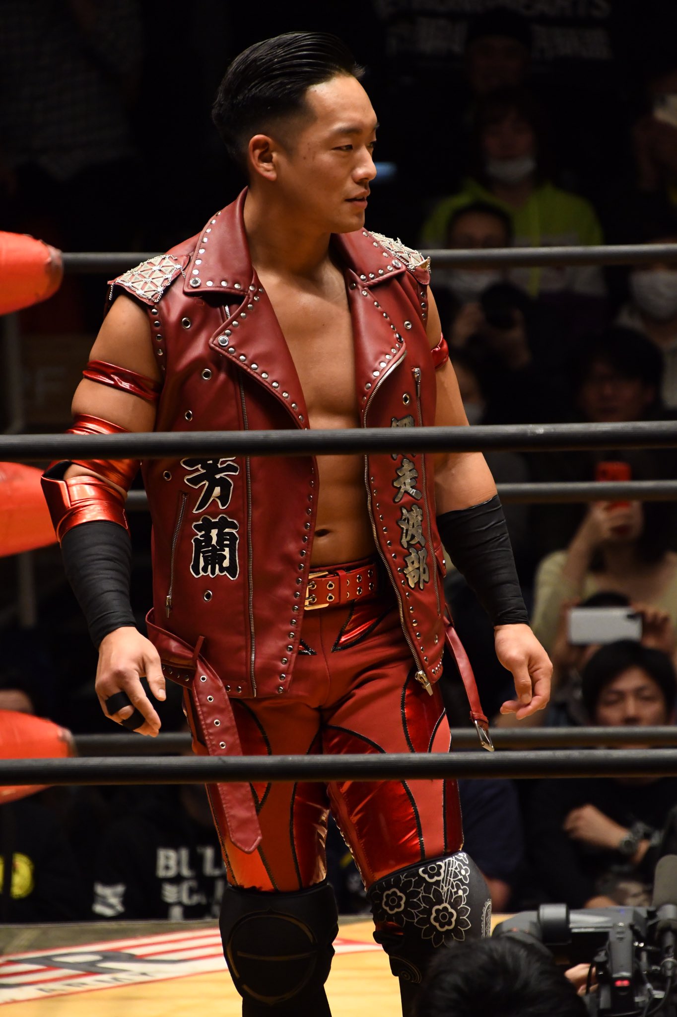 ゆーさん Twitter પર T Hawk選手コスの河上選手 河上選手コスのt Hawk選手 お似合いでした 年越しプロレス Bjw Stronghearts