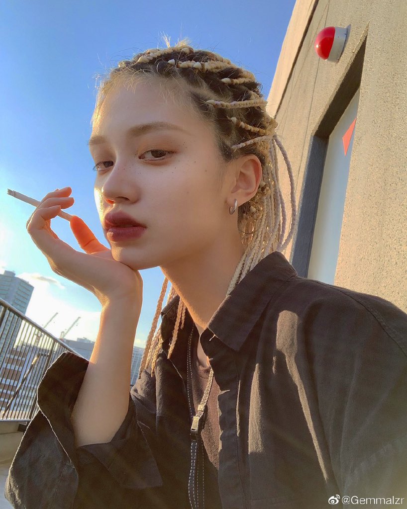 mashuang13's tweet photo. beautiful girl https://t.co/28cDYEJzyw