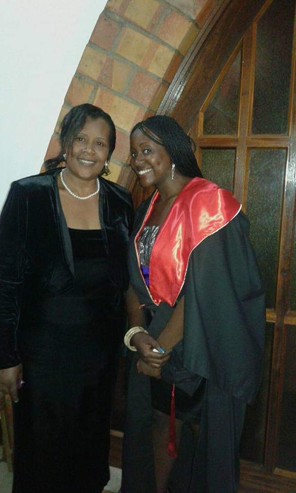 nantabafj's tweet photo. So many are celebrating #Top4of2019 but here is Julie celebrating #Top4ofthedecade
1) 😍
2) I graduated (thank you mom)
3) My first door to Acting opened (#secondchance UG)
4) My radio career started
#ThankyouGod
#happynewyear2020
🥂Cheers to greatness not fame https://t.co/CtFErKIra4