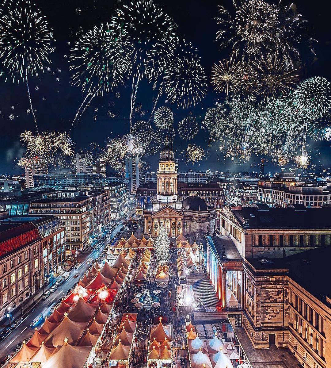 Berlin, Germany 🇩🇪
.
.
.
Photo by @katia_mi_ 
#newyears #newyearsday #newyear #2019 #newyearseve #newyears2020 #bye2019 #hello2020 #2020 #donewith2019 #newyearsresolution #goals #dec31 #jan1 #dec312019 #jan12020 #instagood #celebration #photooftheday #party #celebrate #fun