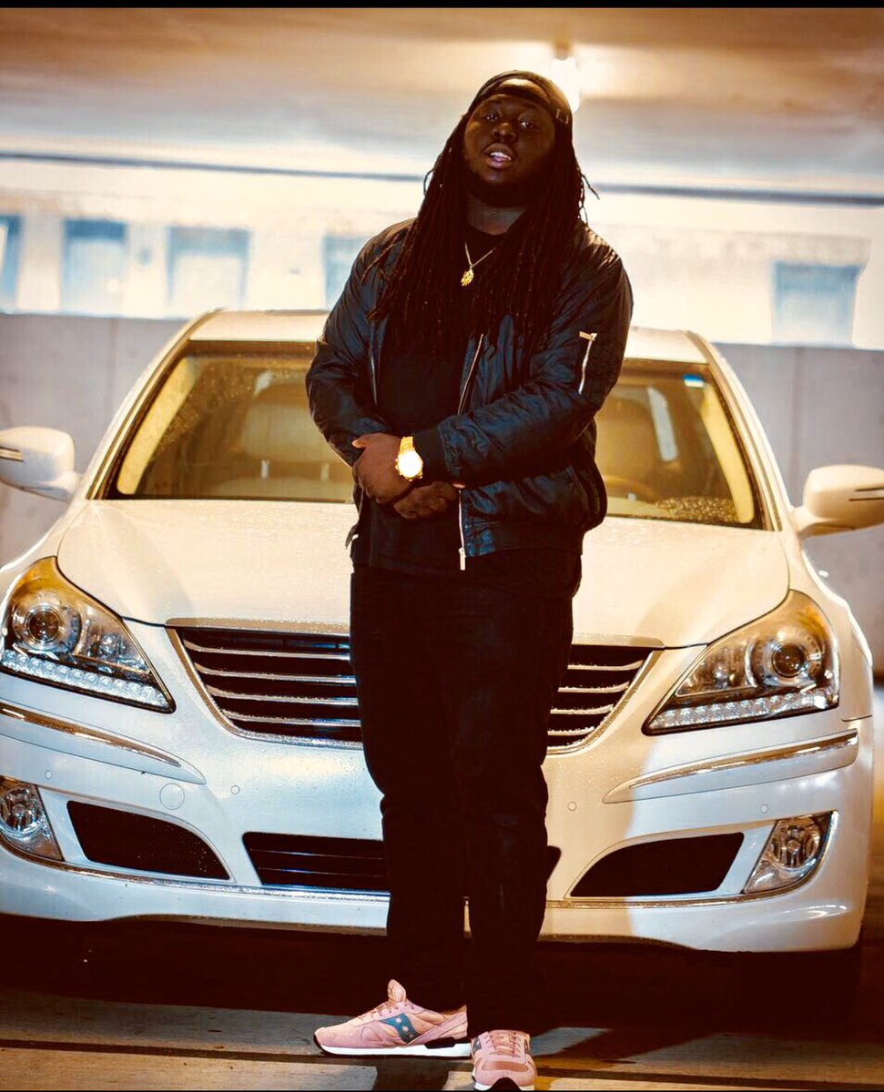drock_dafool's tweet photo. Man yeah yea @Chef_BoyRSlimm can model. By check out these poses though ! Big Nigga season ! #FatModels https://t.co/n6zCTCG9II