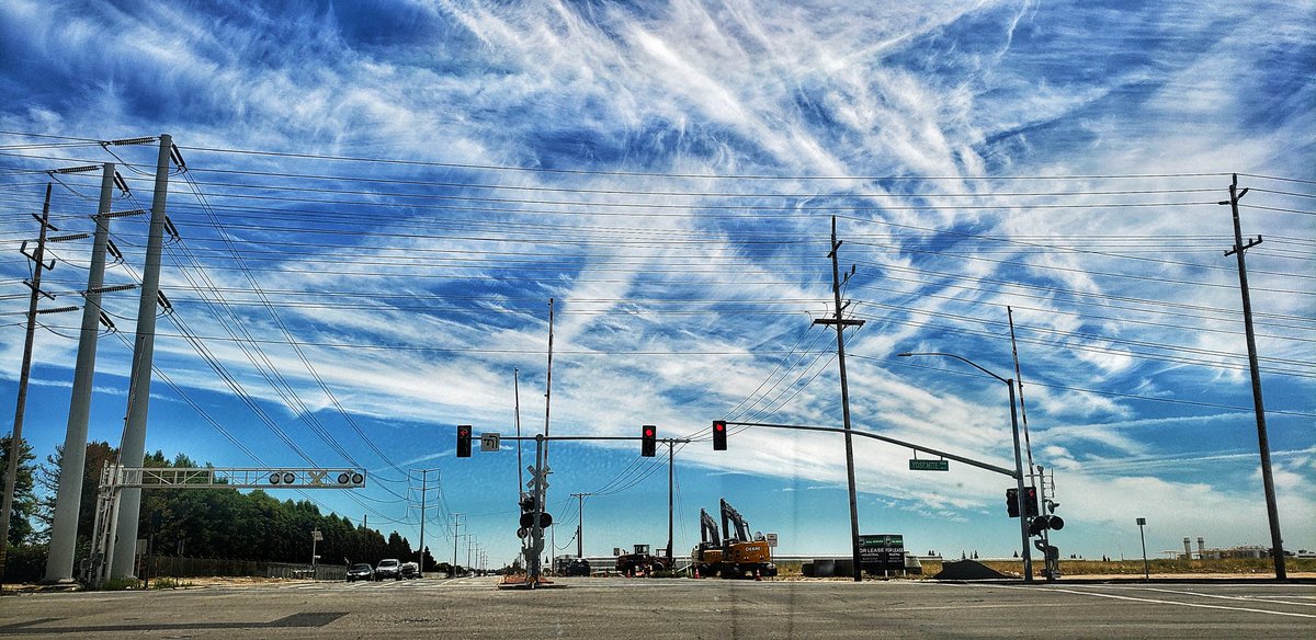 UnFormedHeart's tweet photo. #weather #chemtrails #sky #blue #sprays #TheDyingDeadTreespeaks #modesto #getlikes #picoftheday #bestoftheday #signatureshots #ig_masterpiece #travelphotography #shares #freedom #geoengineering https://t.co/Wdh1q5XeEj