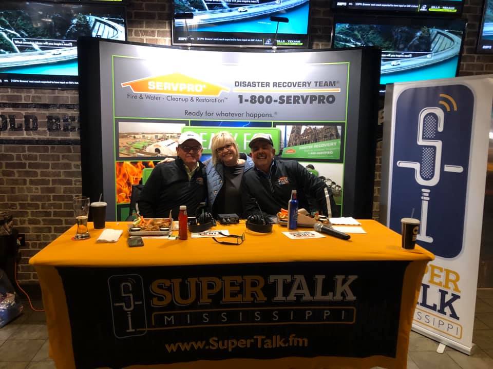 ServproofTupelo's tweet photo. Huge thanks to @TupBWW &amp; all of the First Responders that came to hang out with us to watch the SERVPRO F1RST Responders Bowl! We are very thankful for you all &amp; your service in our community! 🚨🚒🚓🚑🚨 https://t.co/B8P07PSaQN