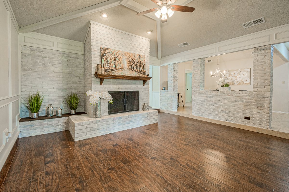 TheOGormanGroup's tweet photo. 4009 Halifax Dr, Plano Open House!
Sat Jan 4, 11AM-1PM
Don't miss this stunning remodeled home in Plano ISD! Full of natural light with beautiful arched ceilings! #theogormangroup #dallasrealestate #dallasrealtor #realestatedallas #dfwrealestate #justlisteddallas #openhouse https://t.co/GcJeajO9V8
