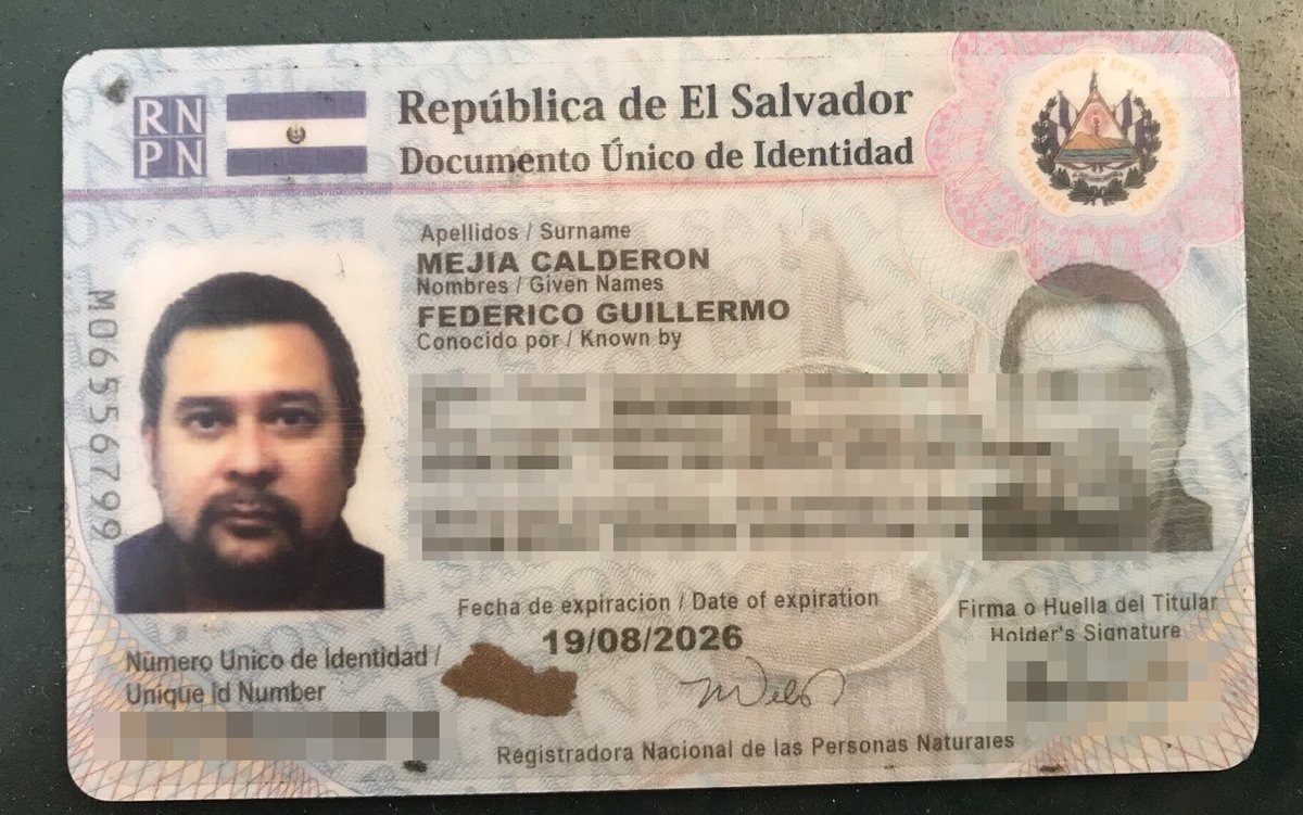 alertux's tweet photo. Documentos encontrados a nombre de Federico Guillermo Mejía Calderón. Información al 7887-0023 
#AlertaSV

¡Da RT o compártelo con todos tus contactos! https://t.co/uUxZ4APwzW