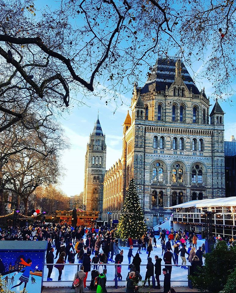 Auguriamo a tutti Voi un Fantastico Nuovo Anno.
Possa il 2020 portare a te e ai tuoi Cari Salute, Lavoro, Gioia, Felicità e tanto Amore.
Andrea, Francesca, Alessandro, Maurizio, Daniele, Gaetano, Eleonora, Filomena, Daniela, Paola...