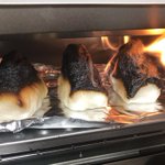 新年早々からお餅を焦がしてしまった!真っ黒になってる～!