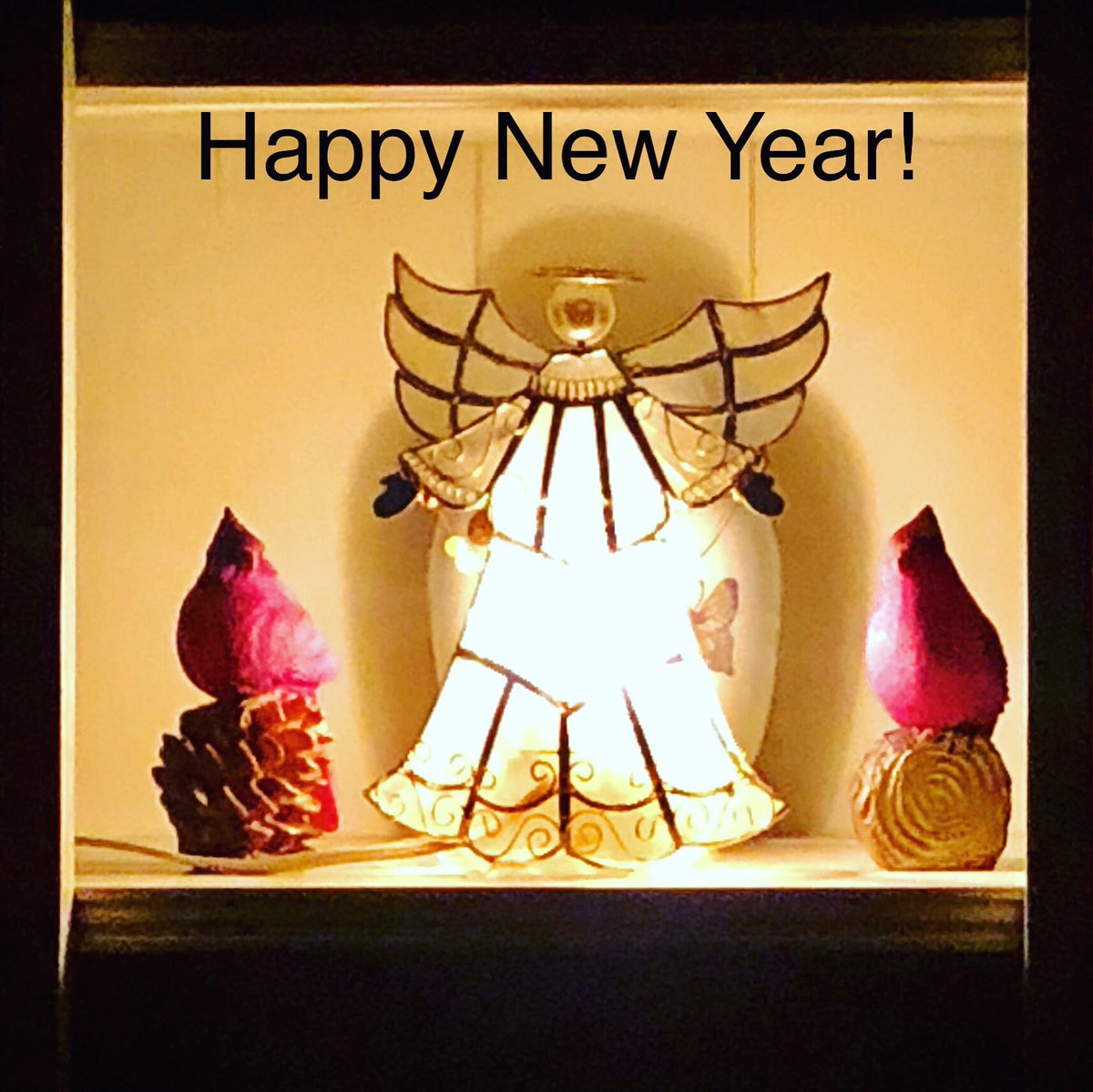 dessertnsnacks's tweet image. Wishing for a year of joy and happiness to us all! #NewYearsEveEve #partytime #Peace