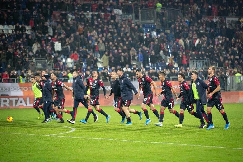 AlbertoCerri27's tweet photo. Si conclude un 2019 ricco di emozioni fra alti e bassi ma sempre cercando di lottare con il sorriso! Grazie a tutti per il supporto!! Continuamo cosi anche nel 2020 💪🏻🎉🔴🔵 #forzaCasteddu #BuonAnno https://t.co/BoY0OrSgDB