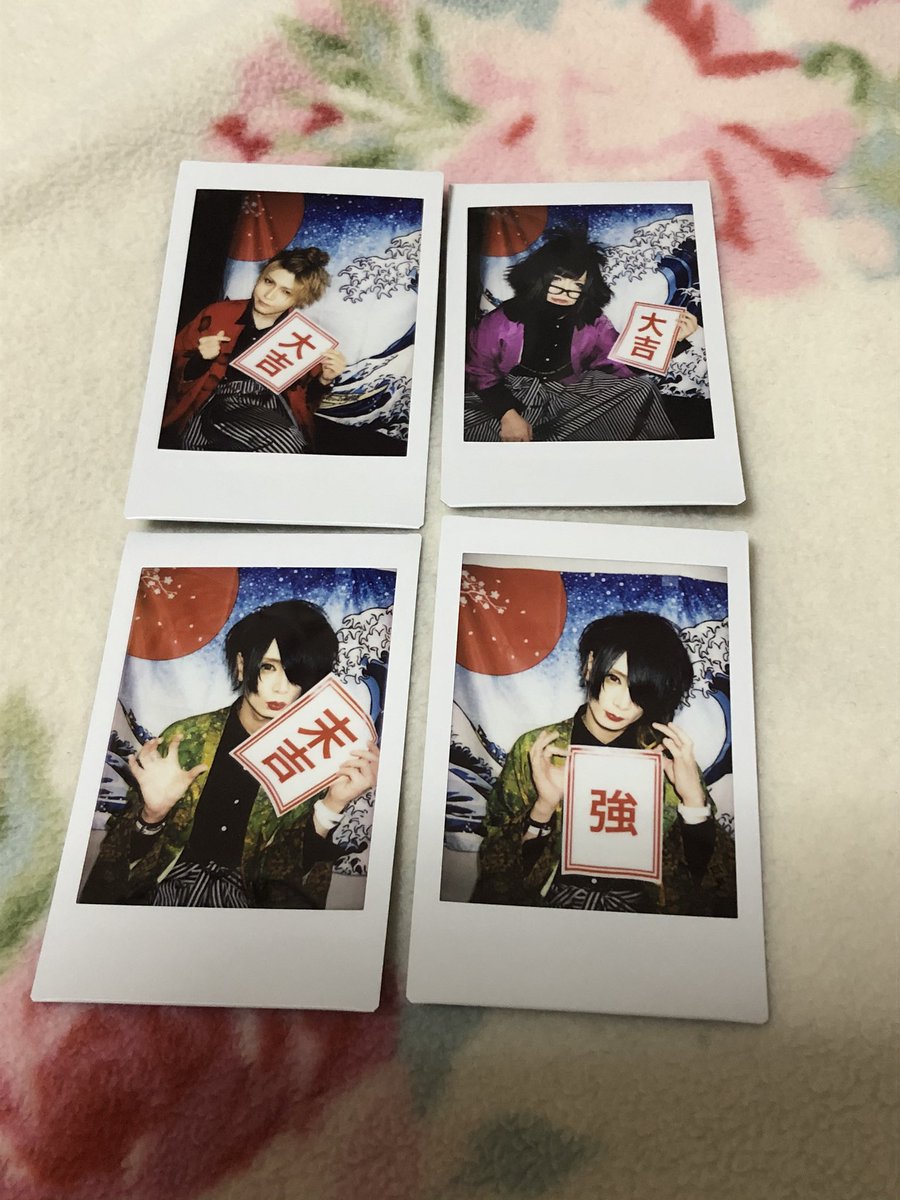 may_2ndlc's tweet photo. 12/31 ユナイト 年越しぇ。
画像の結さん、未緒さん、ハクさんのチェキを莎奈さんに交換希望です。
お心あたりのある方いらっしゃいましたらリプライ又はDMよりご連絡ください。よろしくお願いいたします。 https://t.co/klWQ01uAwf