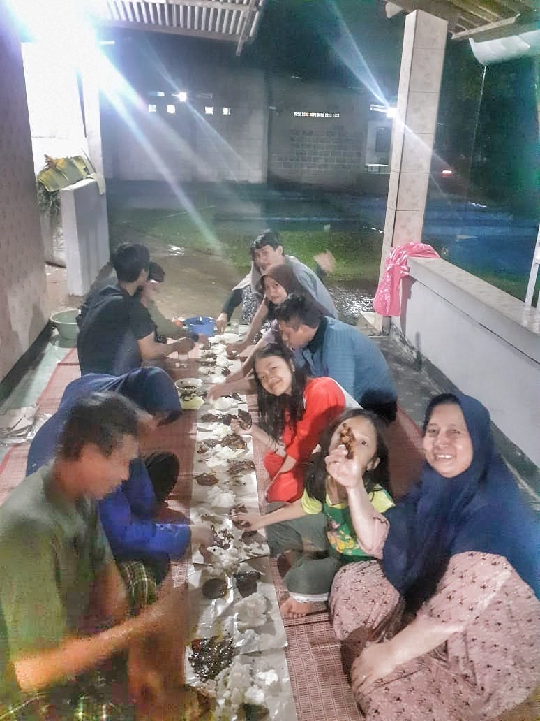 biarcepet_'s tweet photo. Semoga tahun depan bisa kumpul disini, ngga misah sendiri, kalo bisa juga, bisa ngajak 1 orang lagi😊 #hallo2020 https://t.co/vP0qjErqEl