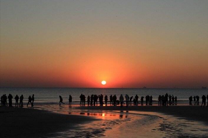 OTOP_CHINA's tweet photo. On the dawn of Jan. 1 every year, thousands will gather at Rizhao to observe the annual ceremony and pray for good fortunes. Happy New Year! https://t.co/VaksZN9BZA
