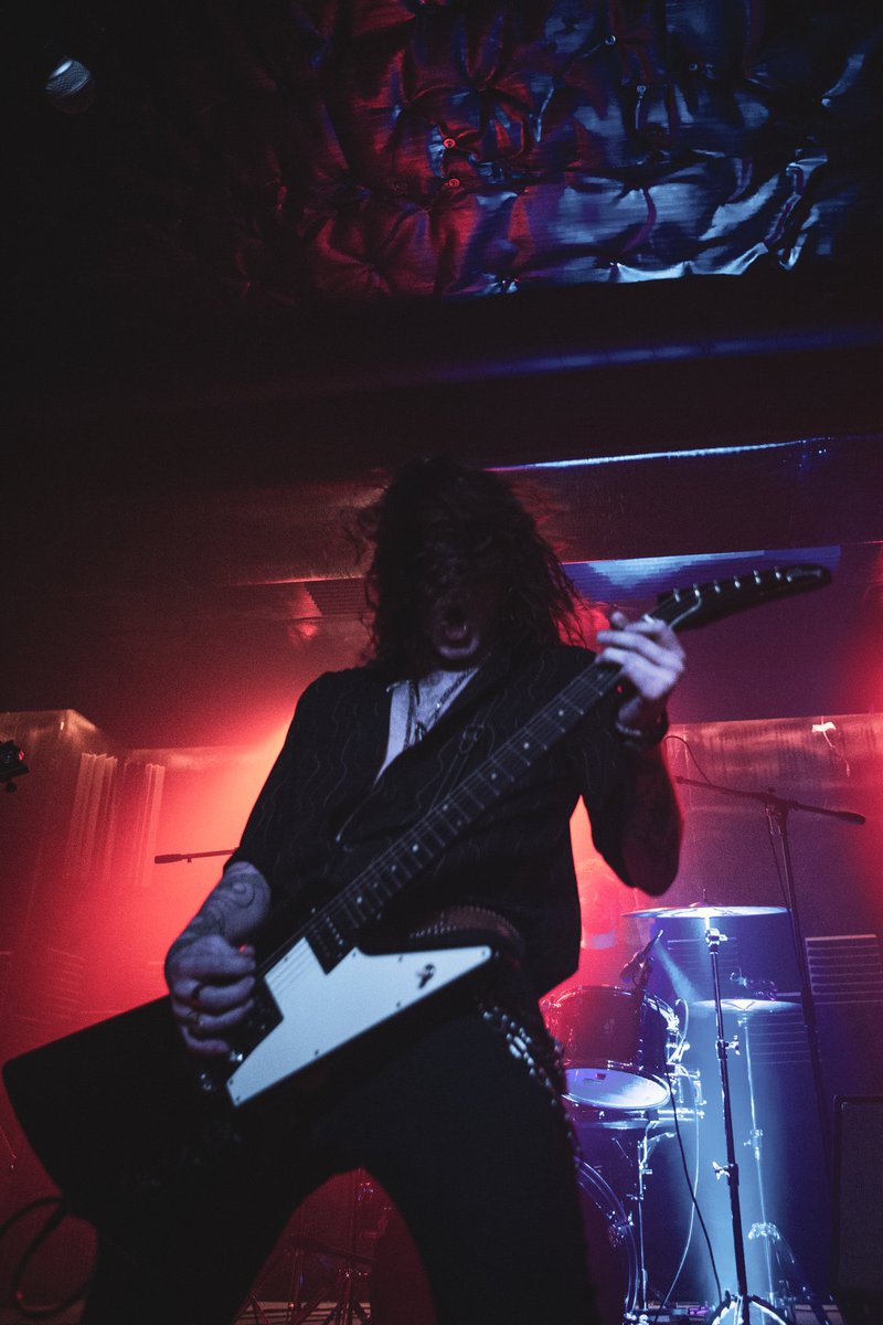 Sacred_Wolves's tweet photo. Bye 2019. Let's Rock 2020💣🔥
📸@steban_ko
#SacredWolves #Rock #Stoner #HardRock #Madrid #Boars https://t.co/66BcVIRdSp