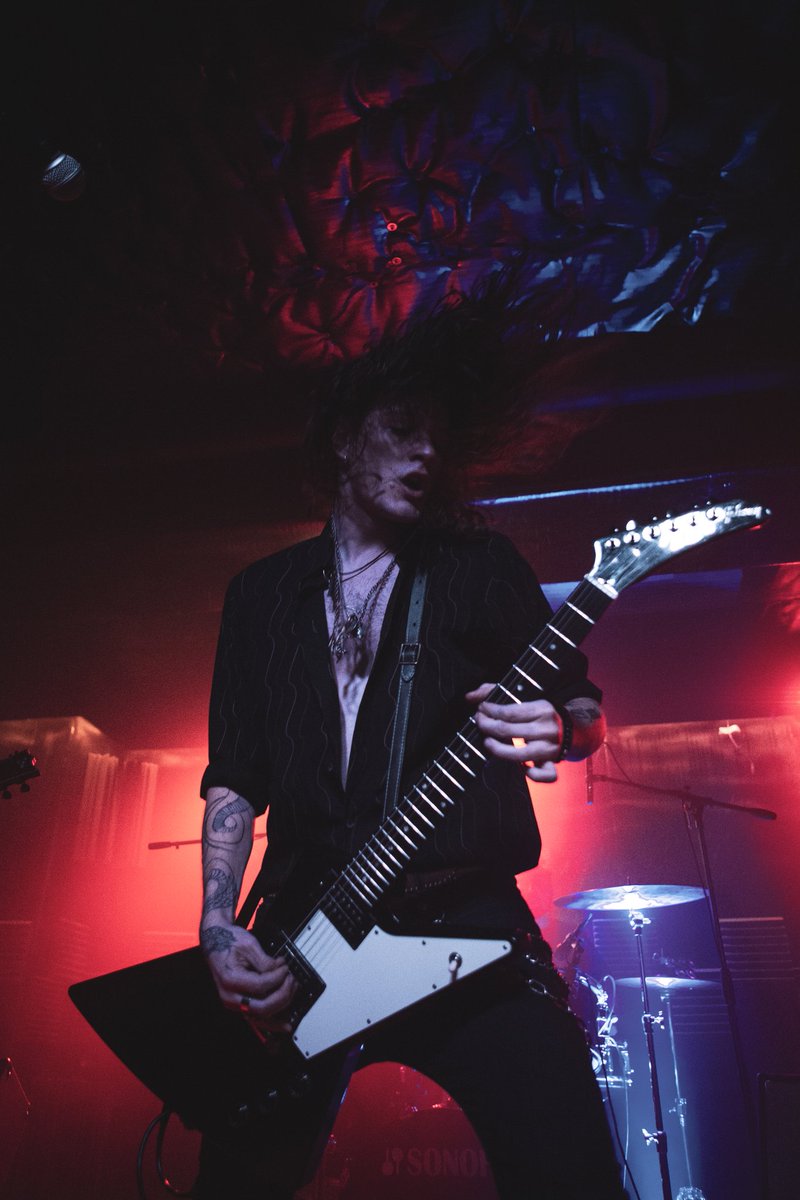 Sacred_Wolves's tweet photo. Bye 2019. Let's Rock 2020💣🔥
📸@steban_ko
#SacredWolves #Rock #Stoner #HardRock #Madrid #Boars https://t.co/66BcVIRdSp