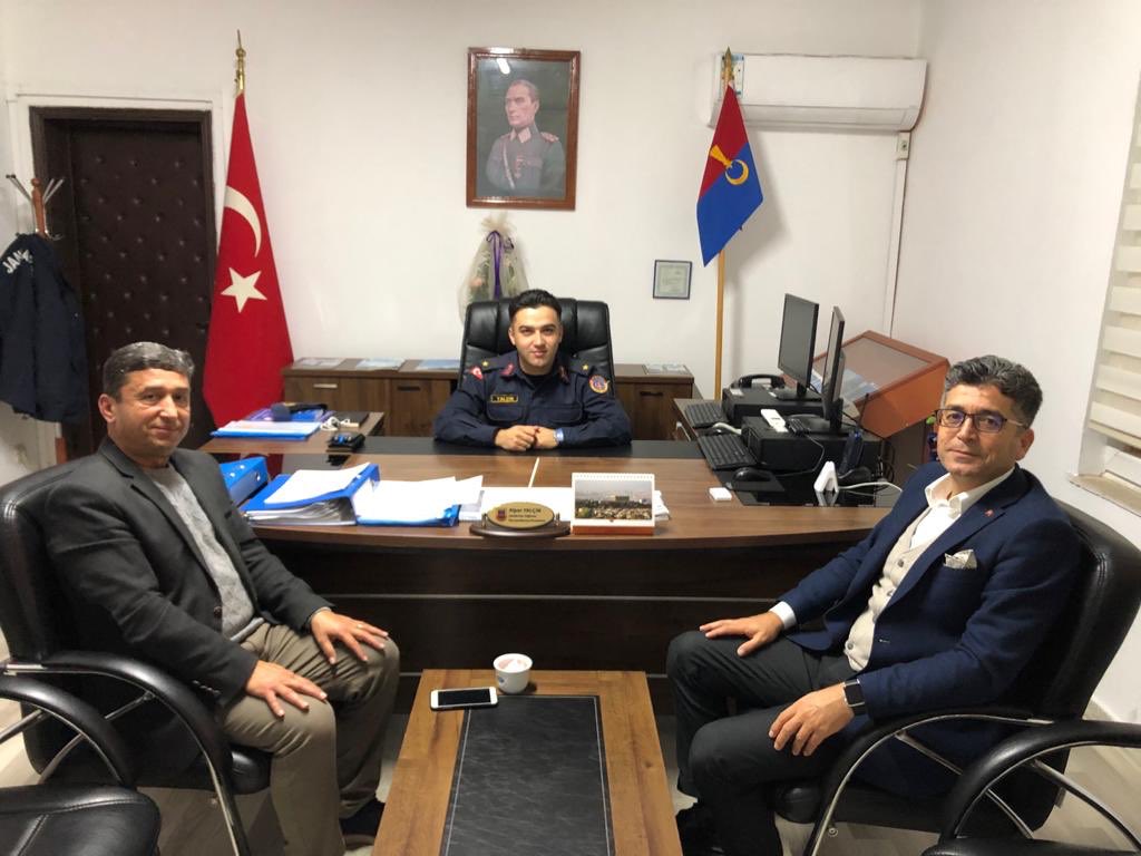 Jandarma Genel Komutanlığında Komutanımız Teğmen Alper Yalçın’ı Teşkilat Başkanımız Nuri Bağlı ile nöbetinde ziyaret ettik
<a href="/MevlutCavusoglu/">Mevlüt Çavuşoğlu</a> 
<a href="/erkankandemir/">Erkan Kandemir</a> 
<a href="/alimtunc/">Alim TUNÇ</a> 
<a href="/atayuslu/">Atay USLU 🇹🇷</a> 
<a href="/avmustafakose/">Av. Mustafa KÖSE 🇹🇷</a> 
<a href="/ethemtas/">Av. İbrahim Ethem TAŞ 🇹🇷</a>