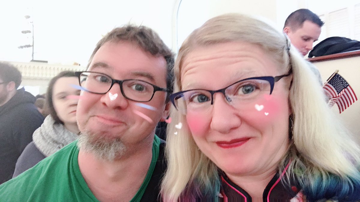 crystalvisits's tweet photo. The #SelfieLine #selfie of record: https://t.co/FtdEK6bFKf