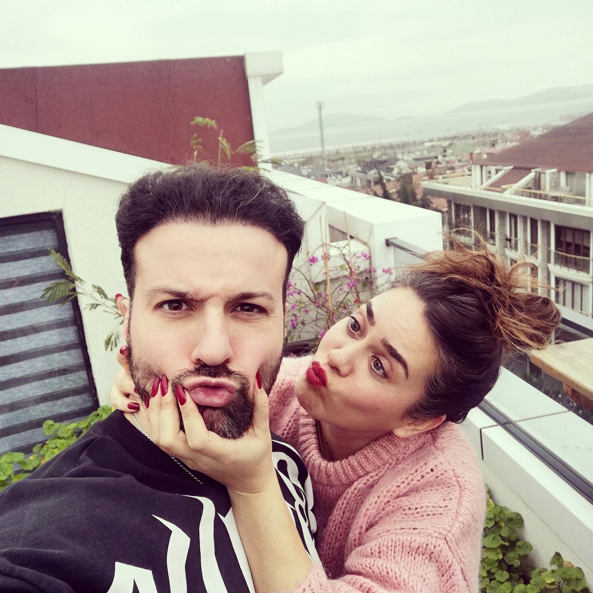 Yeni yılda sağlık, neşe, sevgi, bolluk ve sevdikleriniz hiç peşinizi bırakmasın... #2020 hepimize hayırlı olsun 🙏🙏🎊🎄✨ ❤️ <a href="/bengioz80/">Bengi Ozturk AKKAYA</a>  #happynewyear2020