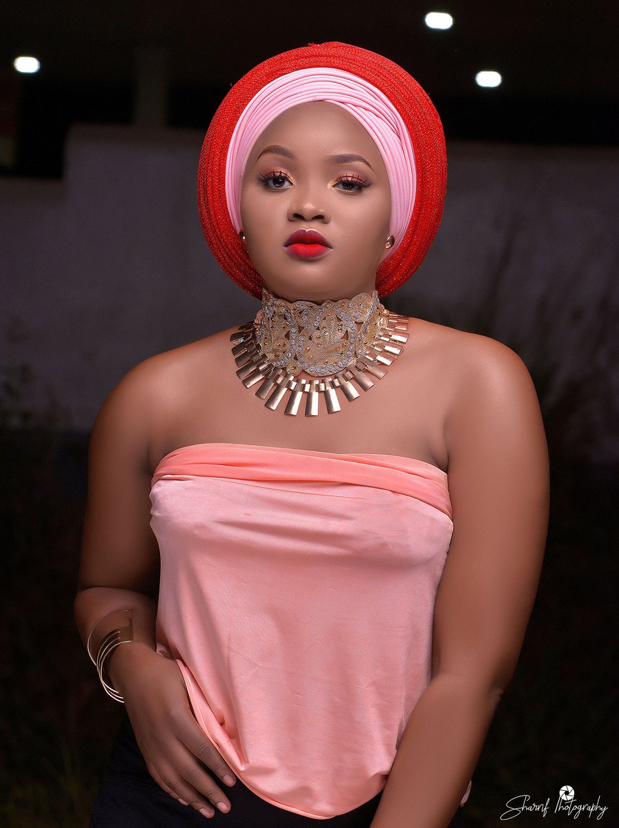 SharifPhotograp's tweet photo. May the new year bring all the good things in life you truly deserve. You had an amazing year already and you’re going have another more amazing one 

#Sharif_photography
Makeup by #sabira_beats
Model #milkairene_
#sharif photography
BOOK NOW
0751398402 https://t.co/9XOoW0ZwaQ