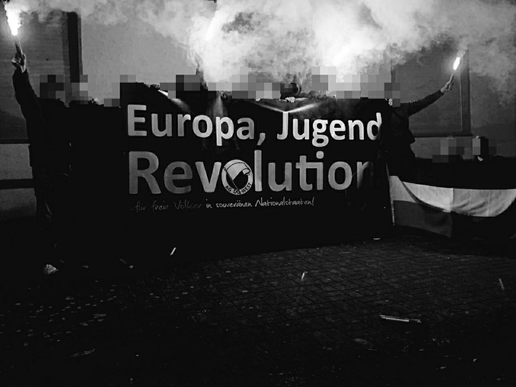 Wir wünschen allen Kameraden einen guten Start ins neue Kampfjahr.Wir sind motiviert, gefestigt &amp; entschlossen:Im Jahr #2020 werden wir weiter angreifen &amp; uns in diesen kranken Zeiten für ein besseres Deutschland einsetzen! 😎 bit.ly/2tflf9w |#nonazisdo? #Jahresabschluss
