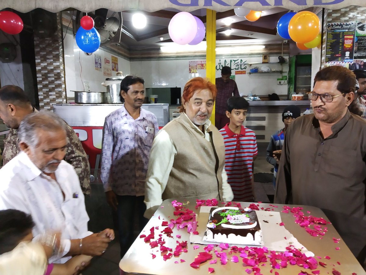 hydmasoomeen's tweet photo. Celebrating birthday of Bani e Anjuman e Masoomeen Mir saber Ali zawar @grand hotel with sadar Nauhe khawan Mir hyder Ali zawar and #john bhai #asgher cha #mir yawar ali moosvi  #rafath bhai and others https://t.co/gnReW4nY0a