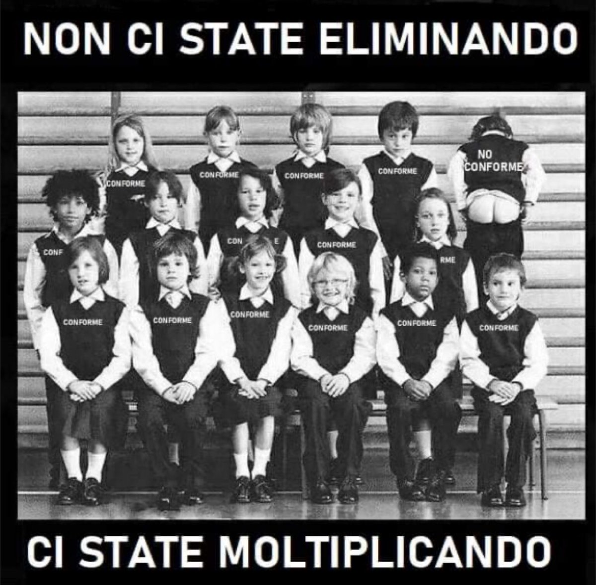 MaiMollare2000's tweet photo. @robersperanza @MinisteroSalute Auguri anche a Lei, signor ministro, ennesimo rotella di un potere che va ben oltre Roma. Un potere che ha svenduto i nostri figli, quello che ci è di più caro. 
Verrete spazzati via, dal panorama italiano e dalla storia. 
Auguri !
#vaccini https://t.co/FAYKFCqa1A