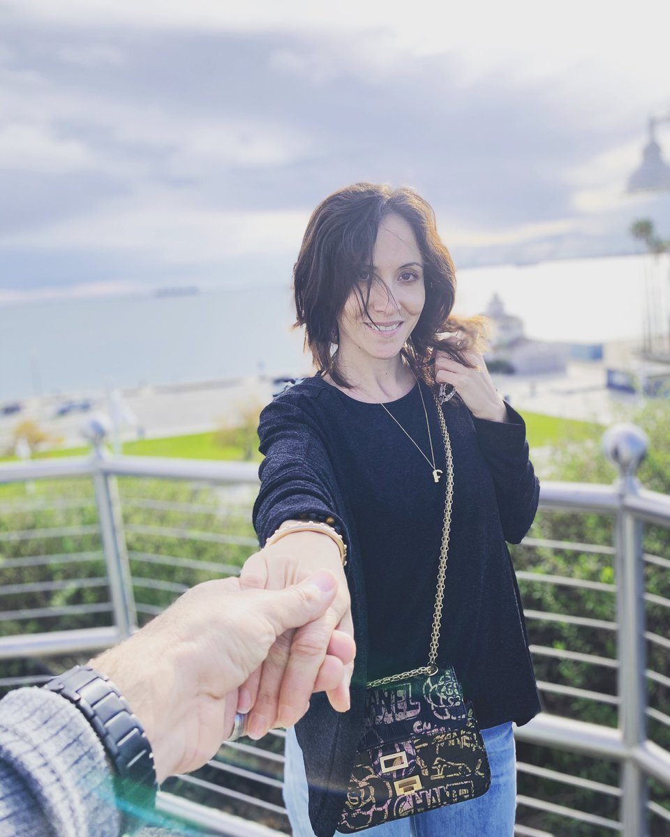 FABIENNE_CARAT's tweet photo. Savoir accepter une main tendue ... Et vous, quelles sont vos résolutions pour 2020 ? #friends #familyfirst https://t.co/lFa7v1BDZf
