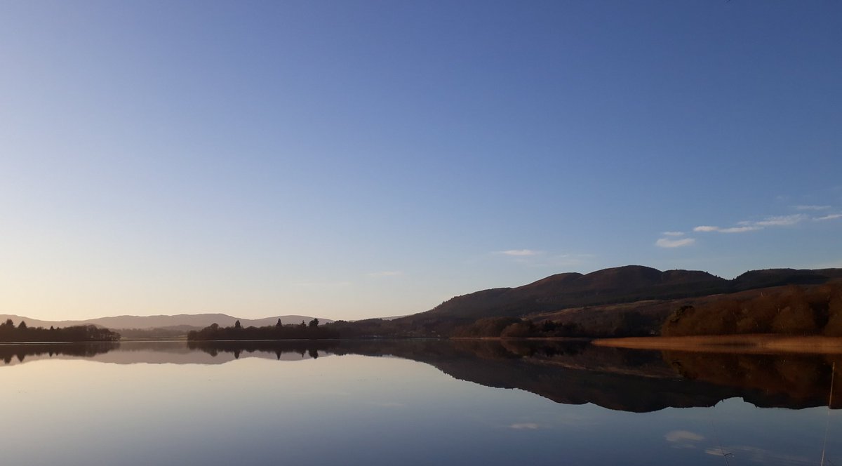 shamblesklutz's tweet photo. Well, after a walk to visit the faeries on Doon Hill, what a fabulous view to end the day/ year/ decade โค #faeries #doonhill #lakeofmenteith #aberfoyle #Scotland #hogmanay2019 @VisitScotland https://t.co/WVVz68FLI4